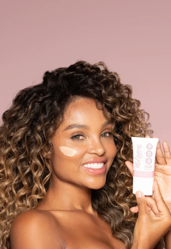 Protector Solar Facial Con Color - Image 2